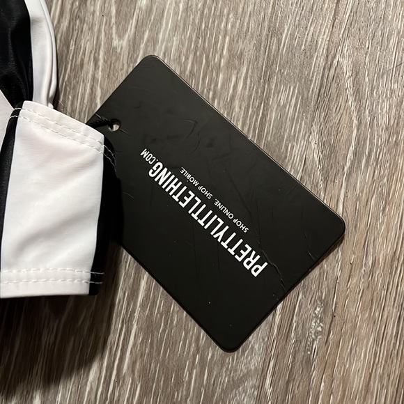 Prettylittlething bathing suit top - Picture 2 of 3